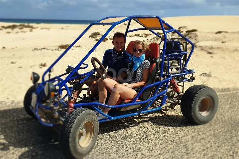 Safari di mezza giornata in buggy intorno alle dune
