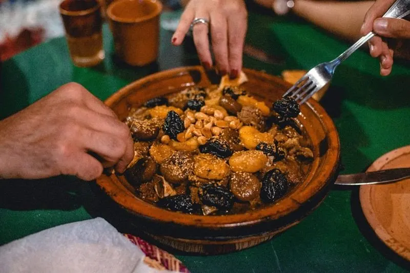 Cena privada sobre una duna